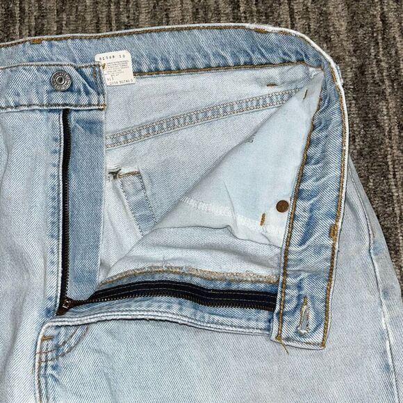 Levi’s 505 Men’s 36x30 Regular Fit Straight Leg Distressed Blue Jeans Light Wash - Picture 2 of 4